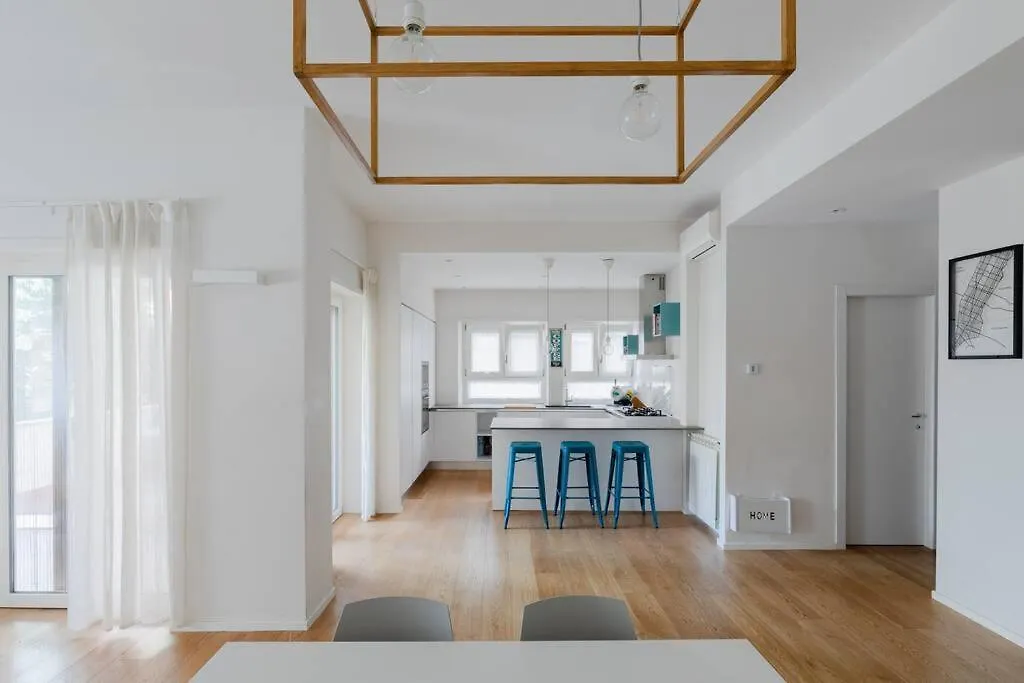 Stupendo Appartamento In Quartiere Residenziale Rome