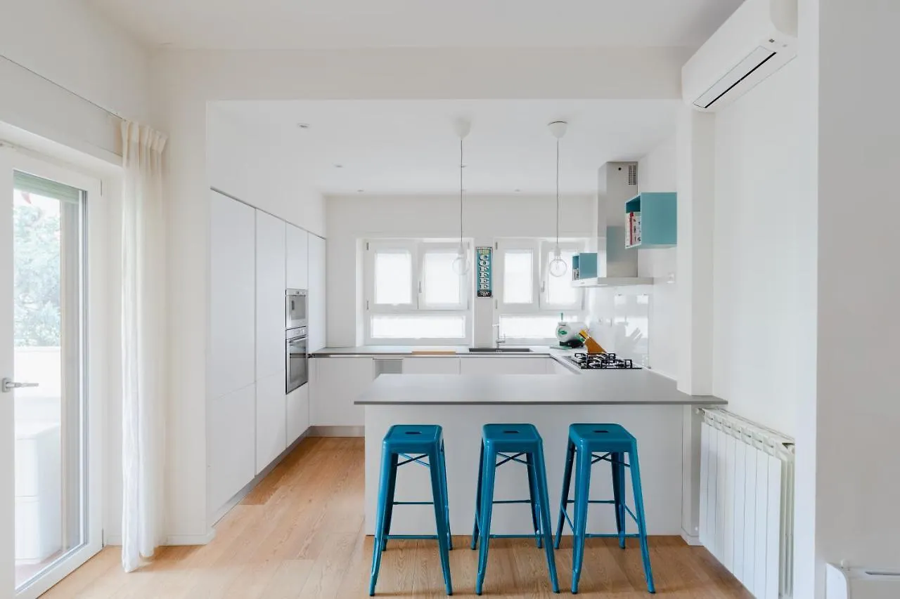 Stupendo Appartamento In Quartiere Residenziale Rome Italy