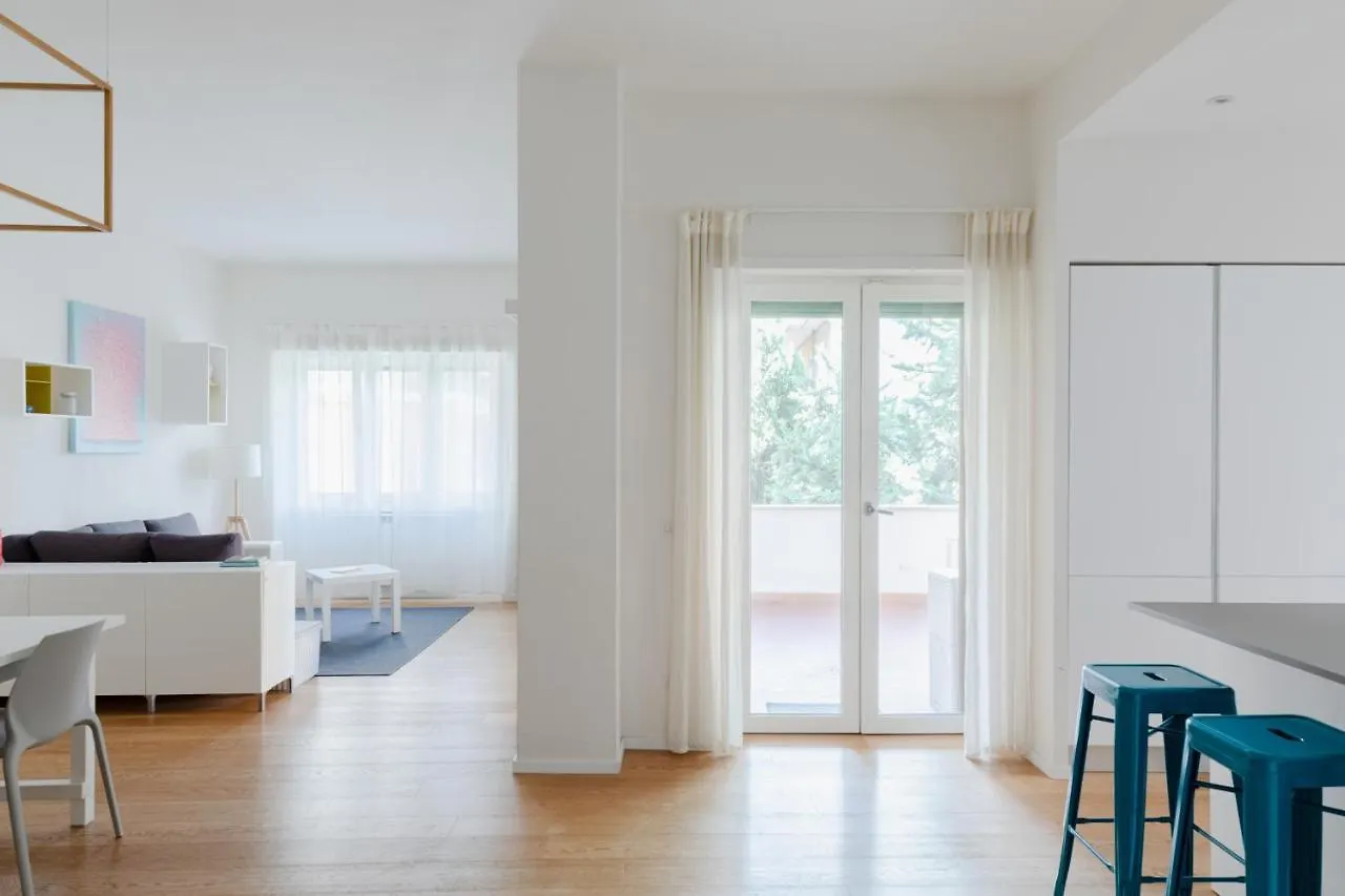 Stupendo Appartamento In Quartiere Residenziale Rome Apartment