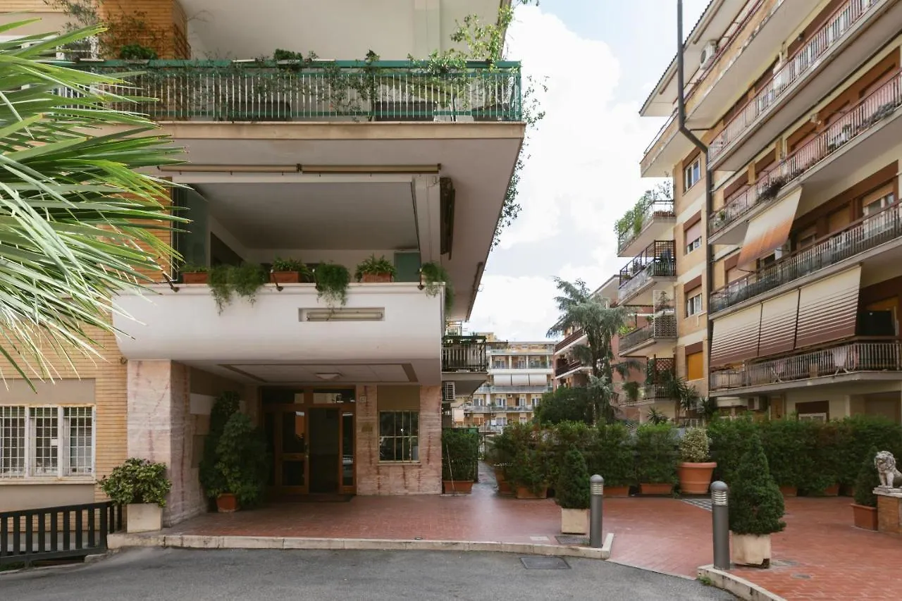 Stupendo Appartamento In Quartiere Residenziale Rome